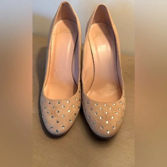 Elegant Tan Suede Heels with Studded Detail. - Picture 11 of 12